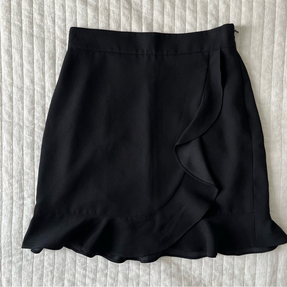 Club Monaco Suzillie Skirt - Picture 2 of 6